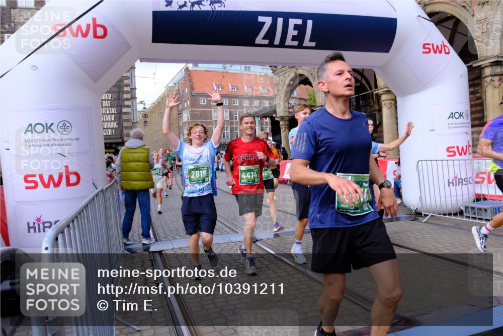 13.09.2026 - 21. swb-Marathon Bremen Tim E. http://msf.ph/oto/10391211 13.09.2026 13:36:58 Ziel 164, 813, 843, 1936, 2467, 2673, 2731, 2819, 2823, 3067, 3585, 3635, 3815, 3998, 4006, 4050, 4182, 4216, 4304, 4335, 4414, 4676, 4892, 5061, 5447, 5656, 5781, 5823, 6050, 6280, 6340, 6516, 6527, 6568, 6966, 7039, 7229, 7237, 7249, 7344, 7640, 7656, 7765, 7808, 8685, 8723, 8790, 9658, 9776, 9807, 10068, 10070 meine-sportfotos.de