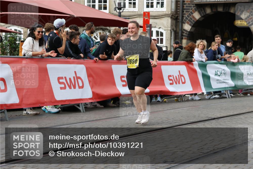 13.09.2026 - 21. swb-Marathon Bremen Strokosch-Dieckow http://msf.ph/oto/10391221 13.09.2026 11:15:17 Ziel 10271, 10325, 10557, 10605, 10752, 10776, 10805, 11085, 11288, 11645, 11673, 11694, 11810, 11876, 11974, 12110, 12191, 12193, 12333, 10606, 11424 meine-sportfotos.de