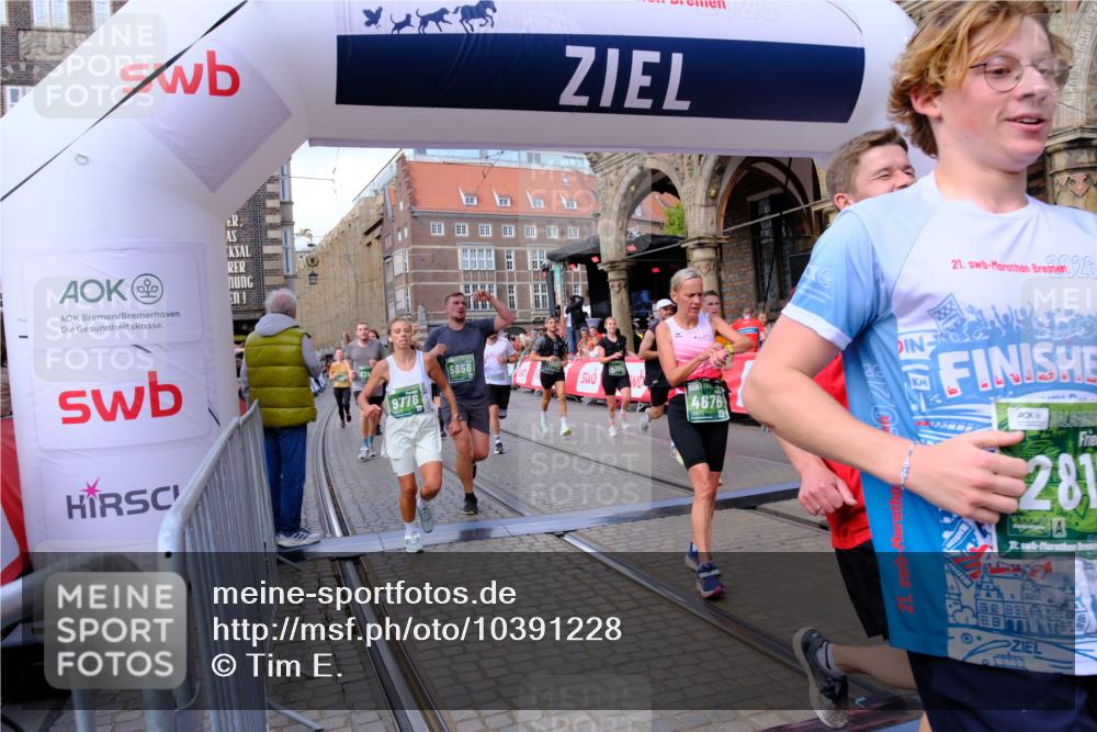13.09.2026 - 21. swb-Marathon Bremen Tim E. http://msf.ph/oto/10391228 13.09.2026 13:36:59 Ziel 164, 551, 813, 843, 1936, 2467, 2673, 2731, 2819, 2823, 3067, 3541, 3585, 3635, 3815, 3874, 3998, 4006, 4050, 4182, 4216, 4304, 4335, 4414, 4676, 4892, 5061, 5447, 5656, 5781, 5823, 6050, 6280, 6340, 6516, 6527, 6568, 6966, 7039, 7229, 7237, 7249, 7344, 7640, 7656, 7765, 7808, 8498, 8685, 8723, 8790, 9658, 9776, 9807, 10068, 10070 meine-sportfotos.de