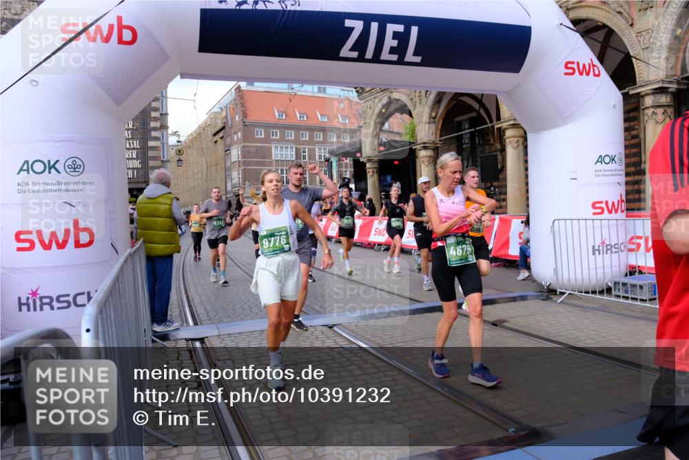 13.09.2026 - 21. swb-Marathon Bremen Tim E. http://msf.ph/oto/10391232 13.09.2026 13:37:00 Ziel 164, 551, 813, 843, 1936, 2275, 2467, 2673, 2731, 2819, 2823, 3067, 3541, 3585, 3635, 3815, 3874, 3998, 4006, 4050, 4182, 4216, 4304, 4335, 4414, 4676, 4892, 5061, 5447, 5656, 5781, 5823, 6050, 6280, 6340, 6516, 6568, 6966, 7039, 7229, 7237, 7249, 7344, 7640, 7656, 7765, 7808, 8498, 8685, 8723, 8790, 9658, 9776, 9807, 10068, 10070 meine-sportfotos.de