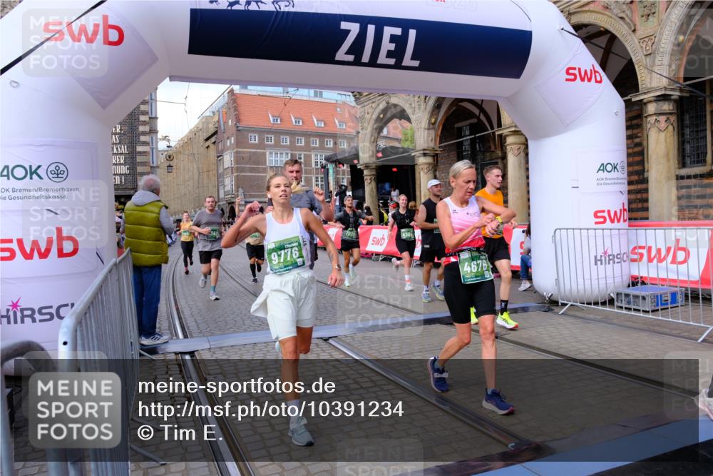 13.09.2026 - 21. swb-Marathon Bremen Tim E. http://msf.ph/oto/10391234 13.09.2026 13:37:00 Ziel 164, 551, 813, 843, 1936, 2275, 2467, 2673, 2731, 2819, 2823, 3067, 3541, 3585, 3635, 3815, 3874, 3998, 4006, 4050, 4182, 4216, 4304, 4335, 4414, 4676, 4892, 5061, 5447, 5656, 5781, 5823, 6050, 6280, 6340, 6516, 6568, 6966, 7039, 7229, 7237, 7249, 7344, 7640, 7656, 7765, 7808, 8498, 8685, 8723, 8790, 9658, 9776, 9807, 10068, 10070 meine-sportfotos.de