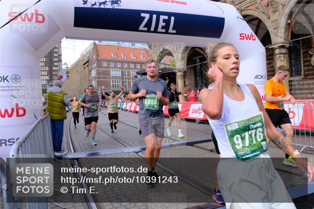 13.09.2026 - 21. swb-Marathon Bremen Tim E. http://msf.ph/oto/10391243 13.09.2026 13:37:00 Ziel 164, 551, 813, 843, 1936, 2275, 2467, 2673, 2731, 2819, 2823, 3067, 3541, 3585, 3635, 3815, 3874, 3998, 4006, 4050, 4182, 4216, 4304, 4335, 4414, 4676, 4892, 5061, 5447, 5656, 5781, 5823, 6050, 6280, 6340, 6516, 6568, 6966, 7039, 7229, 7237, 7249, 7344, 7640, 7656, 7765, 7808, 8498, 8685, 8723, 8790, 9658, 9776, 9807, 10068, 10070 meine-sportfotos.de