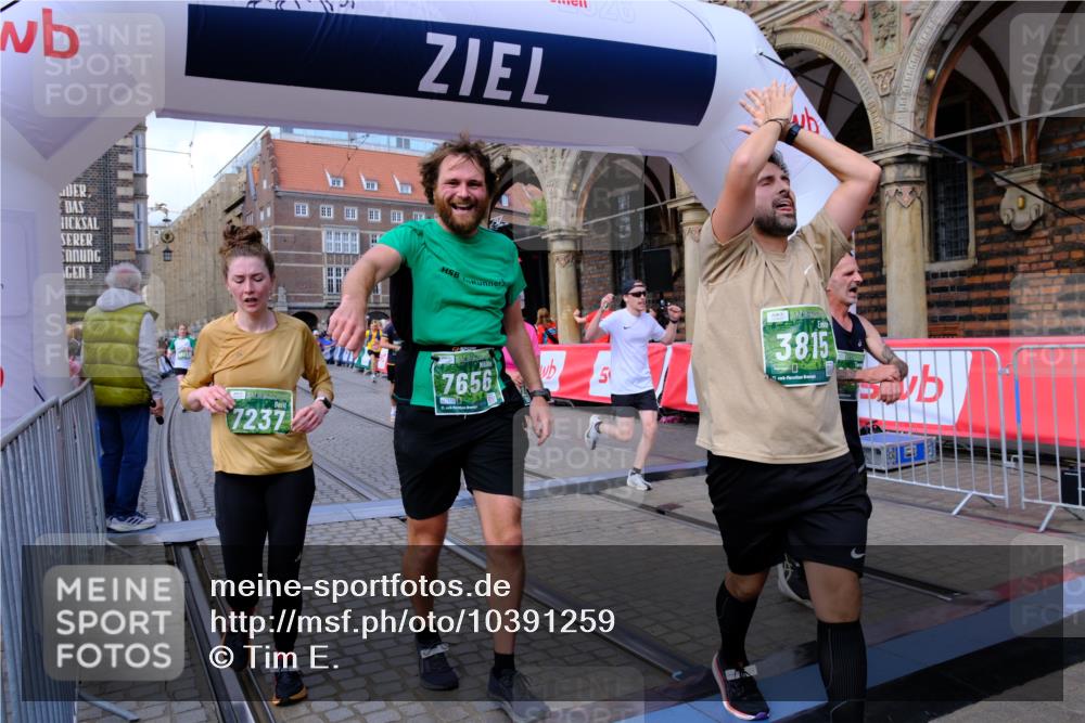 13.09.2026 - 21. swb-Marathon Bremen Tim E. http://msf.ph/oto/10391259 13.09.2026 13:37:04 Ziel 551, 813, 843, 1641, 1936, 2275, 2819, 3541, 3635, 3815, 3874, 3998, 4050, 4304, 4335, 4414, 4676, 4892, 5061, 5236, 5355, 5447, 5656, 5823, 6050, 6269, 6280, 6340, 6408, 6516, 6568, 6966, 7039, 7229, 7237, 7640, 7656, 7765, 8034, 8498, 8685, 8723, 8790, 9331, 9658, 9776, 9807 meine-sportfotos.de