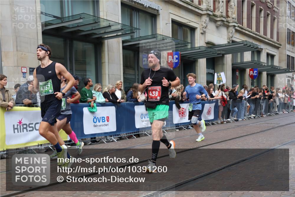 13.09.2026 - 21. swb-Marathon Bremen Strokosch-Dieckow http://msf.ph/oto/10391260 13.09.2026 13:05:32 Ziel 1017, 1301, 1562, 1745, 1879, 2538, 3520, 4157, 4712, 5803, 6025, 6058, 7399, 8334, 8706, 8877, 8973, 8983, 9010, 9918, 439, 3242, 3271, 3365, 4025, 5092, 5199, 5725, 6579, 7102, 7141, 9273 meine-sportfotos.de