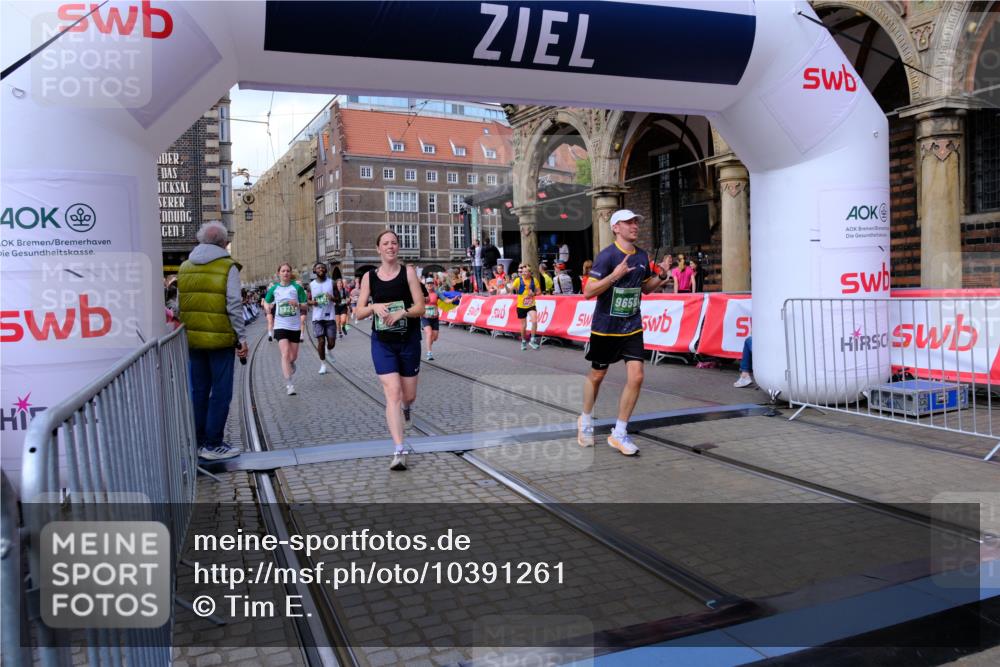 13.09.2026 - 21. swb-Marathon Bremen Tim E. http://msf.ph/oto/10391261 13.09.2026 13:37:06 Ziel 551, 813, 843, 1641, 1849, 1936, 2275, 3122, 3541, 3635, 3787, 3815, 3874, 3998, 4050, 4304, 4335, 4892, 5061, 5236, 5355, 5447, 5656, 5823, 6050, 6269, 6280, 6340, 6408, 6966, 7039, 7046, 7229, 7237, 7640, 7656, 8034, 8498, 8685, 8723, 9331, 9589, 9658, 9776, 9807 meine-sportfotos.de