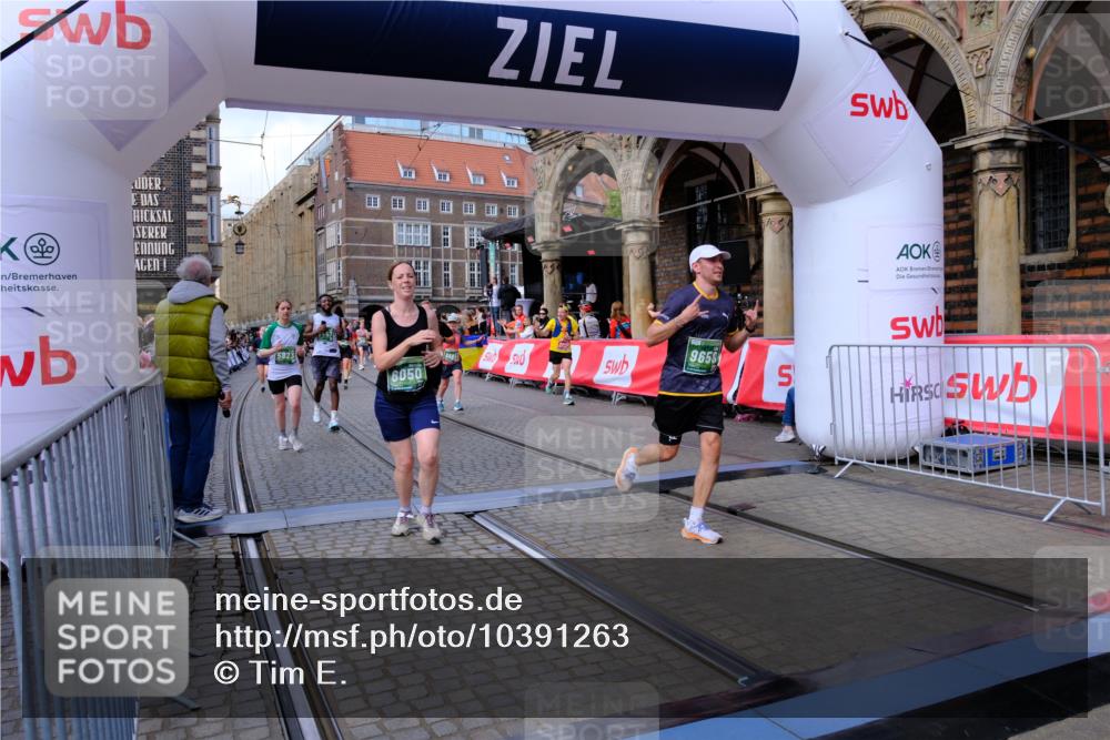 13.09.2026 - 21. swb-Marathon Bremen Tim E. http://msf.ph/oto/10391263 13.09.2026 13:37:06 Ziel 551, 813, 843, 1641, 1849, 1936, 2275, 3122, 3541, 3635, 3787, 3815, 3874, 3998, 4050, 4304, 4335, 4892, 5061, 5236, 5355, 5447, 5656, 5823, 6050, 6269, 6280, 6340, 6408, 6966, 7039, 7046, 7229, 7237, 7640, 7656, 8034, 8498, 8685, 8723, 9331, 9589, 9658, 9776, 9807 meine-sportfotos.de