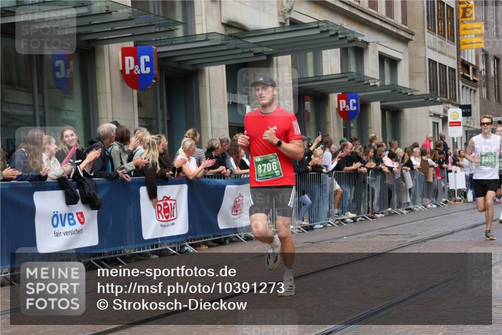 13.09.2026 - 21. swb-Marathon Bremen Strokosch-Dieckow http://msf.ph/oto/10391273 13.09.2026 13:05:35 Ziel 681, 1017, 1301, 1745, 1879, 2538, 3297, 3520, 4157, 4712, 5803, 6025, 6058, 7399, 8334, 8706, 8877, 8973, 8983, 9010, 9429, 9918, 439, 1301, 1562, 3242, 3271, 3365, 4025, 5092, 5199, 5725, 6579, 7141, 9273 meine-sportfotos.de