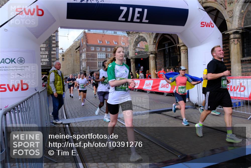 13.09.2026 - 21. swb-Marathon Bremen Tim E. http://msf.ph/oto/10391276 13.09.2026 13:37:08 Ziel 551, 813, 843, 1641, 1849, 1936, 2241, 2275, 3122, 3541, 3635, 3787, 3815, 3874, 3998, 4261, 4304, 4335, 4892, 5236, 5355, 5447, 5823, 6050, 6056, 6269, 6280, 6340, 6408, 6966, 7039, 7046, 7229, 7237, 7398, 7640, 7656, 8034, 8498, 8685, 8723, 8839, 9331, 9589, 9658, 9807 meine-sportfotos.de