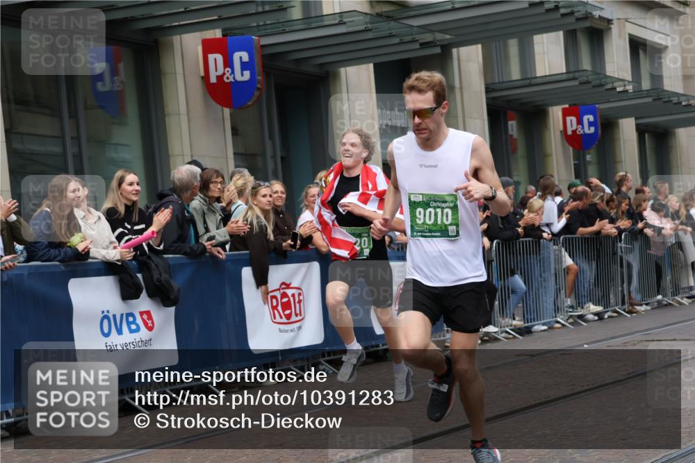 13.09.2026 - 21. swb-Marathon Bremen Strokosch-Dieckow http://msf.ph/oto/10391283 13.09.2026 13:05:38 Ziel 681, 1017, 1745, 1879, 2538, 3297, 3520, 4157, 4614, 4712, 5803, 6025, 6058, 6686, 7399, 8334, 8706, 8877, 8973, 8983, 9010, 9429, 9918, 439, 1301, 1562, 1879, 3242, 3271, 3365, 5092, 5199, 5725, 6579, 7141, 9273 meine-sportfotos.de