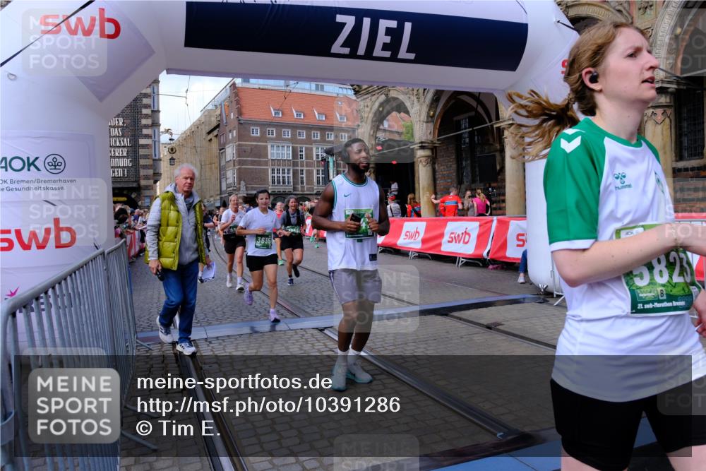 13.09.2026 - 21. swb-Marathon Bremen Tim E. http://msf.ph/oto/10391286 13.09.2026 13:37:09 Ziel 551, 813, 843, 1641, 1849, 1936, 2241, 2275, 2930, 3122, 3541, 3635, 3787, 3815, 3874, 3909, 3998, 4261, 4335, 4410, 4892, 5236, 5355, 5447, 5823, 6050, 6056, 6269, 6280, 6408, 6966, 7046, 7229, 7237, 7398, 7445, 7640, 7656, 8034, 8498, 8685, 8839, 9331, 9589, 9658, 9807 meine-sportfotos.de