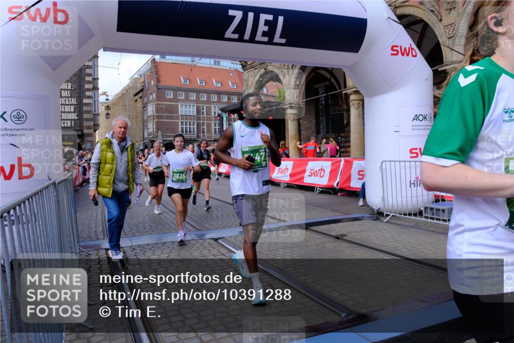 13.09.2026 - 21. swb-Marathon Bremen Tim E. http://msf.ph/oto/10391288 13.09.2026 13:37:09 Ziel 551, 813, 843, 1641, 1849, 1936, 2241, 2275, 2930, 3122, 3541, 3635, 3787, 3815, 3874, 3909, 3998, 4261, 4335, 4410, 4892, 5236, 5355, 5447, 5823, 6050, 6056, 6269, 6280, 6408, 6966, 7046, 7229, 7237, 7398, 7445, 7640, 7656, 8034, 8498, 8685, 8839, 9331, 9589, 9658, 9807 meine-sportfotos.de