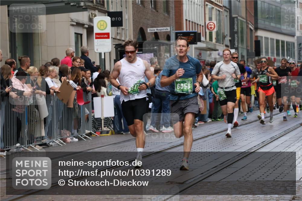 13.09.2026 - 21. swb-Marathon Bremen Strokosch-Dieckow http://msf.ph/oto/10391289 13.09.2026 13:05:39 Ziel 681, 1017, 1745, 2538, 3297, 3466, 3520, 4157, 4614, 4712, 5803, 6025, 6058, 6686, 7399, 8334, 8706, 8877, 8973, 8983, 9010, 9429, 9918, 439, 1301, 1562, 1879, 3242, 3271, 3365, 5092, 5199, 5725, 6579, 7141 meine-sportfotos.de
