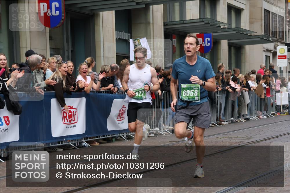 13.09.2026 - 21. swb-Marathon Bremen Strokosch-Dieckow http://msf.ph/oto/10391296 13.09.2026 13:05:41 Ziel 681, 1017, 1745, 2538, 3297, 3466, 3520, 4157, 4614, 4712, 5803, 6025, 6058, 6686, 7336, 7399, 8334, 8706, 8877, 8973, 8983, 9010, 9429, 9918, 439, 1301, 1562, 1879, 2538, 3242, 3271, 3365, 5092, 5199, 5725, 6579, 7141 meine-sportfotos.de