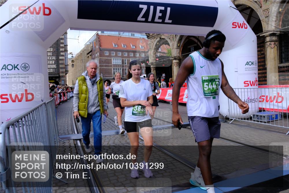 13.09.2026 - 21. swb-Marathon Bremen Tim E. http://msf.ph/oto/10391299 13.09.2026 13:37:10 Ziel 551, 813, 843, 1285, 1641, 1849, 1936, 2241, 2275, 2930, 3122, 3541, 3635, 3787, 3874, 3909, 3998, 4261, 4335, 4410, 4892, 5236, 5355, 5447, 5823, 6050, 6056, 6269, 6280, 6408, 6431, 6966, 7046, 7229, 7237, 7398, 7445, 7640, 8034, 8498, 8685, 8839, 9331, 9415, 9589, 9658, 9807, 9840 meine-sportfotos.de