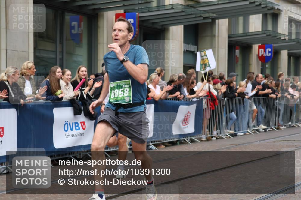 13.09.2026 - 21. swb-Marathon Bremen Strokosch-Dieckow http://msf.ph/oto/10391300 13.09.2026 13:05:42 Ziel 681, 1017, 1745, 3297, 3466, 3520, 4157, 4614, 4712, 5803, 6025, 6058, 6686, 7336, 7399, 8334, 8670, 8706, 8877, 8973, 8983, 9010, 9429, 9918, 439, 1017, 1301, 1562, 1879, 2538, 3242, 3271, 3365, 5092, 5199, 5725, 6025, 6579, 7141, 8973 meine-sportfotos.de