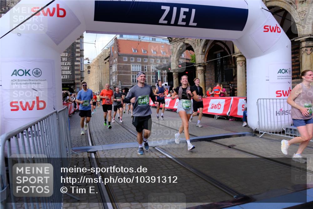 13.09.2026 - 21. swb-Marathon Bremen Tim E. http://msf.ph/oto/10391312 13.09.2026 13:37:14 Ziel 551, 813, 843, 950, 1285, 1641, 1849, 2241, 2275, 2930, 3122, 3541, 3635, 3787, 3874, 3909, 3998, 4261, 4335, 4410, 4448, 5236, 5355, 5447, 5823, 6056, 6269, 6408, 6431, 6966, 7046, 7398, 7445, 7640, 7937, 8034, 8498, 8685, 8839, 9310, 9331, 9415, 9589, 9807, 9840 meine-sportfotos.de