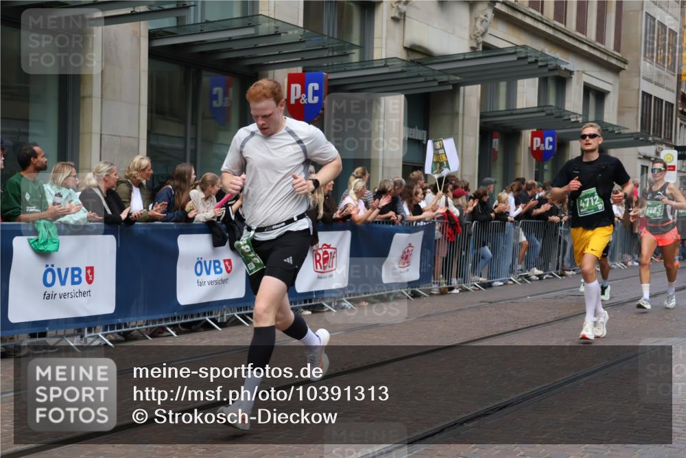 13.09.2026 - 21. swb-Marathon Bremen Strokosch-Dieckow http://msf.ph/oto/10391313 13.09.2026 13:05:45 Ziel 681, 1745, 3297, 3466, 3520, 4614, 4712, 5803, 6058, 6686, 7336, 7399, 8334, 8670, 8706, 8877, 8983, 9010, 9429, 9918, 1017, 1301, 1562, 1879, 2538, 3242, 3271, 3520, 4157, 5092, 5199, 5725, 6025, 6579, 7141, 8973, 9010 meine-sportfotos.de
