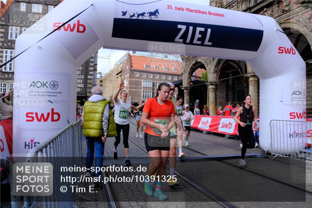 13.09.2026 - 21. swb-Marathon Bremen Tim E. http://msf.ph/oto/10391325 13.09.2026 13:37:20 Ziel 950, 1285, 1641, 1849, 1854, 1991, 2241, 2275, 2531, 2930, 3122, 3732, 3787, 3894, 3909, 4261, 4410, 4448, 4932, 4947, 5236, 5355, 5547, 5577, 6046, 6056, 6269, 6408, 6431, 6629, 6961, 7006, 7046, 7398, 7445, 7937, 8034, 8268, 8443, 8458, 8839, 9140, 9310, 9317, 9331, 9415, 9589, 9840, 13077 meine-sportfotos.de