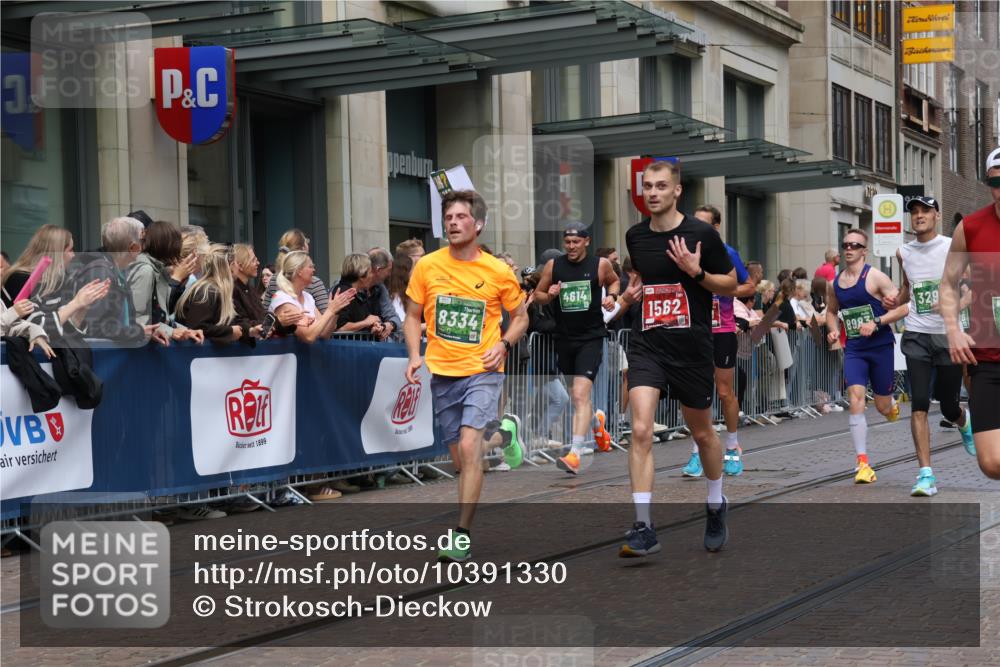 13.09.2026 - 21. swb-Marathon Bremen Strokosch-Dieckow http://msf.ph/oto/10391330 13.09.2026 13:05:48 Ziel 474, 681, 1901, 3297, 3466, 4614, 4712, 5803, 6058, 6686, 7336, 7399, 8334, 8670, 8877, 8983, 9429, 9918, 9934, 1017, 1301, 1562, 1745, 1879, 2538, 3242, 3271, 3520, 4157, 5199, 5725, 6025, 6579, 7141, 8706, 8973, 9010 meine-sportfotos.de