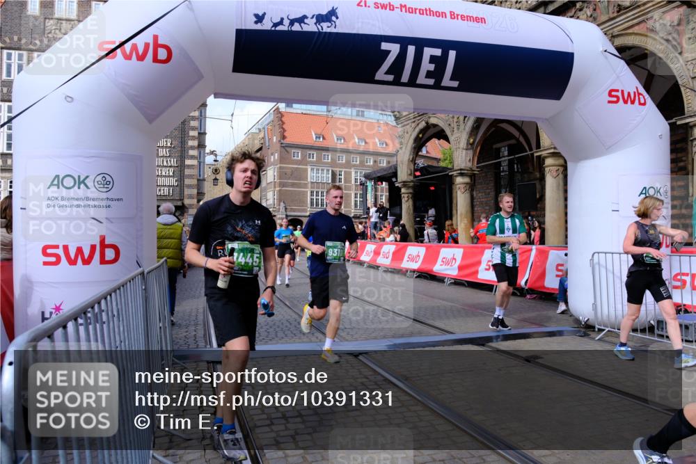 13.09.2026 - 21. swb-Marathon Bremen Tim E. http://msf.ph/oto/10391331 13.09.2026 13:37:24 Ziel 950, 1285, 1641, 1849, 1854, 1991, 2241, 2531, 2930, 3122, 3333, 3732, 3787, 3894, 3909, 4261, 4410, 4448, 4932, 4947, 5547, 5577, 6046, 6056, 6431, 6629, 6947, 6961, 7006, 7046, 7398, 7445, 7937, 8268, 8443, 8458, 8839, 9140, 9310, 9317, 9331, 9415, 9589, 9701, 9840, 13077 meine-sportfotos.de