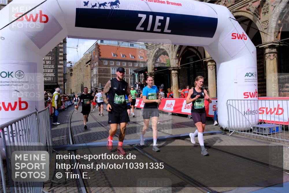 13.09.2026 - 21. swb-Marathon Bremen Tim E. http://msf.ph/oto/10391335 13.09.2026 13:37:28 Ziel 950, 1180, 1285, 1854, 1991, 2241, 2531, 2930, 3333, 3732, 3894, 3909, 4410, 4448, 4932, 4947, 5547, 5577, 5612, 6046, 6431, 6629, 6904, 6947, 6961, 7006, 7445, 7571, 7937, 8268, 8443, 8458, 9140, 9310, 9317, 9415, 9701, 9840, 13077 meine-sportfotos.de
