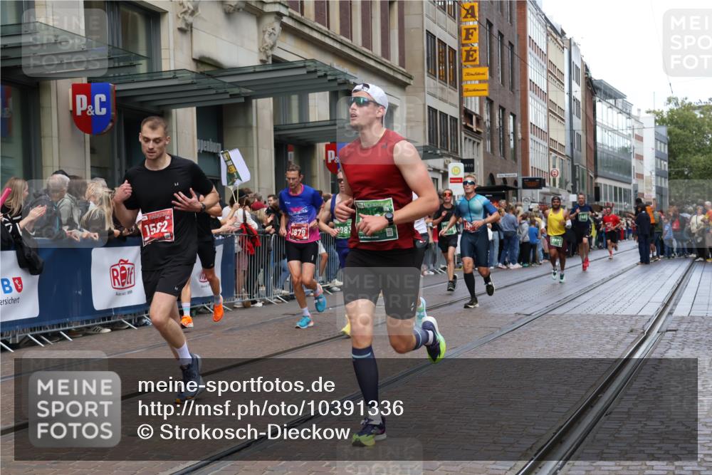 13.09.2026 - 21. swb-Marathon Bremen Strokosch-Dieckow http://msf.ph/oto/10391336 13.09.2026 13:05:49 Ziel 474, 681, 1901, 3297, 3466, 4614, 4712, 5803, 6058, 6686, 7336, 7399, 8334, 8670, 8877, 8983, 9429, 9918, 9934, 1017, 1301, 1562, 1745, 1879, 2538, 3242, 3271, 3520, 4157, 5199, 5725, 6025, 6058, 6579, 7141, 8706, 8973, 9010 meine-sportfotos.de