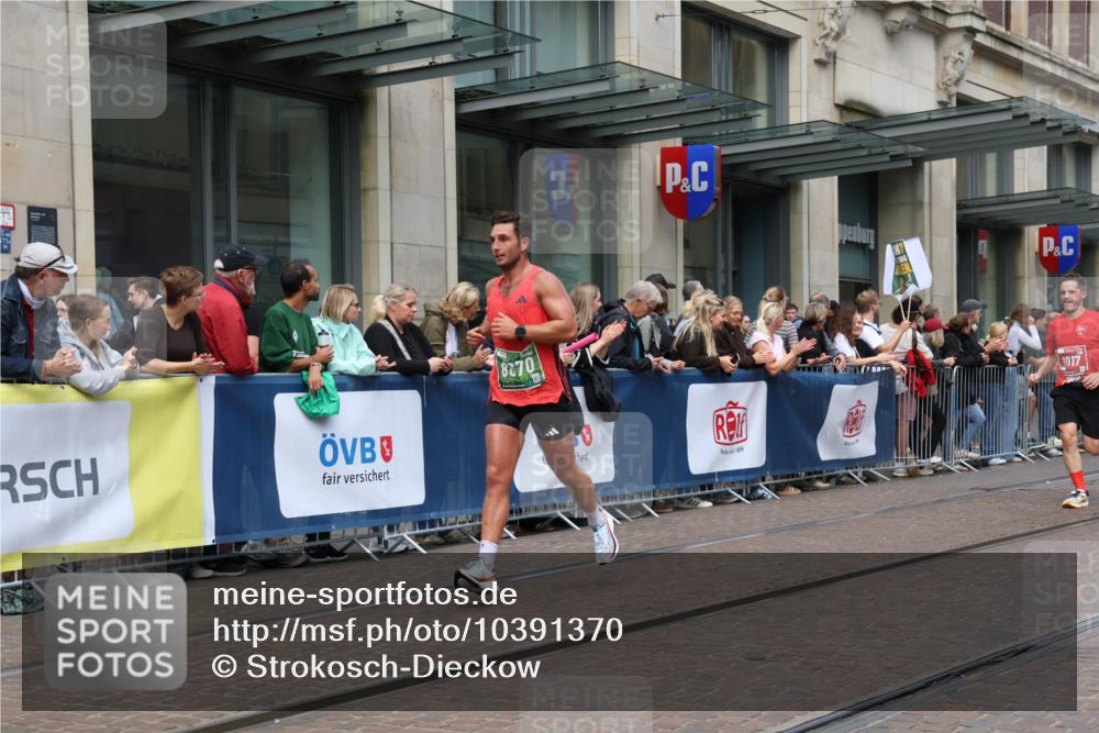 13.09.2026 - 21. swb-Marathon Bremen Strokosch-Dieckow http://msf.ph/oto/10391370 13.09.2026 13:05:57 Ziel 474, 681, 1901, 3297, 3466, 4614, 5803, 6686, 7336, 8621, 8670, 8983, 9429, 9934, 13148, 1017, 1301, 1562, 1745, 1879, 2538, 3520, 4157, 4712, 5803, 6025, 6058, 7399, 8334, 8706, 8877, 8973, 8983, 9010, 9918 meine-sportfotos.de