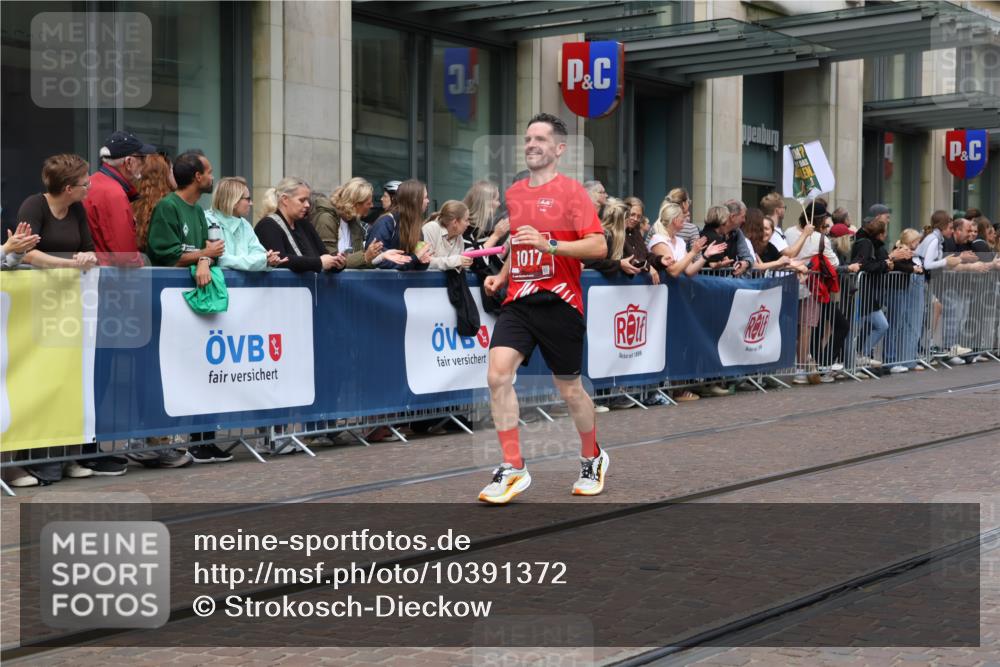 13.09.2026 - 21. swb-Marathon Bremen Strokosch-Dieckow http://msf.ph/oto/10391372 13.09.2026 13:05:59 Ziel 474, 1901, 3466, 4614, 6686, 7336, 7590, 8621, 8670, 9934, 13148, 681, 1017, 1301, 1745, 1879, 2538, 3297, 3520, 4157, 4712, 5803, 6025, 6058, 7399, 8334, 8706, 8877, 8973, 8983, 9010, 9429, 9918 meine-sportfotos.de