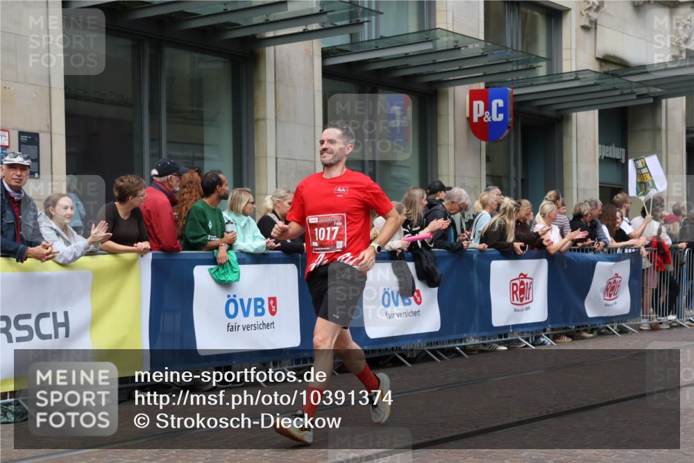 13.09.2026 - 21. swb-Marathon Bremen Strokosch-Dieckow http://msf.ph/oto/10391374 13.09.2026 13:05:59 Ziel 474, 1901, 3466, 4614, 6686, 7336, 7590, 8621, 8670, 9934, 13148, 681, 1017, 1301, 1745, 1879, 2538, 3297, 3520, 4157, 4712, 5803, 6025, 6058, 7399, 8334, 8706, 8877, 8973, 8983, 9010, 9429, 9918 meine-sportfotos.de