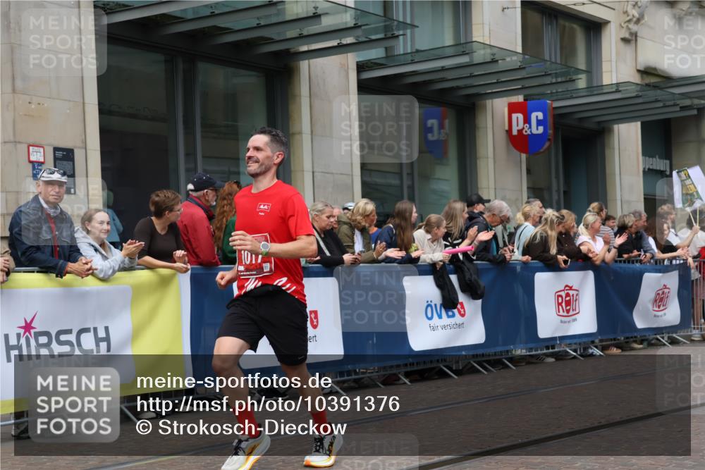 13.09.2026 - 21. swb-Marathon Bremen Strokosch-Dieckow http://msf.ph/oto/10391376 13.09.2026 13:05:59 Ziel 474, 1901, 3466, 4614, 6686, 7336, 7590, 8621, 8670, 9934, 13148, 681, 1017, 1301, 1745, 1879, 2538, 3297, 3520, 4157, 4712, 5803, 6025, 6058, 7399, 8334, 8706, 8877, 8973, 8983, 9010, 9429, 9918 meine-sportfotos.de