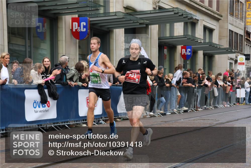 13.09.2026 - 21. swb-Marathon Bremen Strokosch-Dieckow http://msf.ph/oto/10391418 13.09.2026 13:06:12 Ziel 474, 508, 788, 1770, 1921, 2832, 3910, 4777, 6951, 7590, 8621, 9934, 13148, 681, 1901, 3297, 3466, 4614, 4712, 5803, 6058, 6686, 7336, 7399, 8334, 8670, 8877, 8983, 9429, 9918 meine-sportfotos.de