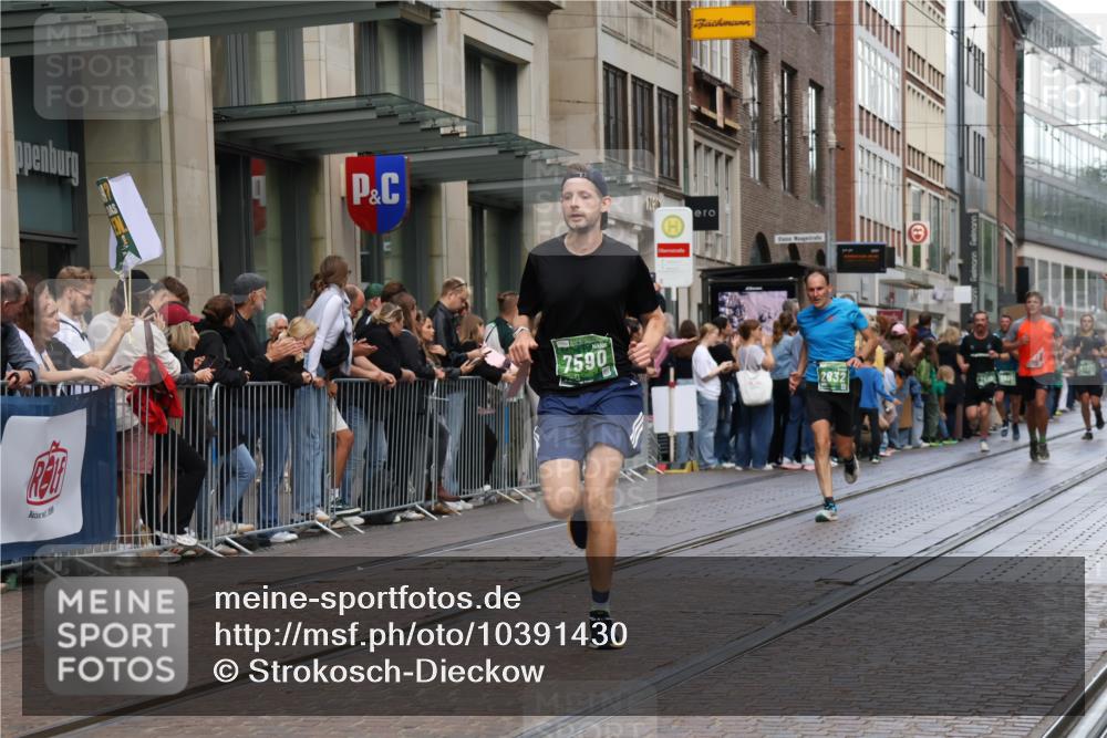 13.09.2026 - 21. swb-Marathon Bremen Strokosch-Dieckow http://msf.ph/oto/10391430 13.09.2026 13:06:16 Ziel 508, 788, 1009, 1770, 1921, 2832, 3910, 4777, 5238, 6951, 7590, 8621, 13148, 474, 681, 1901, 3297, 3466, 4614, 4712, 5803, 6686, 7336, 7399, 8334, 8670, 8983, 9429, 9918, 9934 meine-sportfotos.de