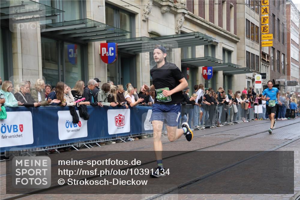 13.09.2026 - 21. swb-Marathon Bremen Strokosch-Dieckow http://msf.ph/oto/10391434 13.09.2026 13:06:17 Ziel 508, 788, 1009, 1770, 1921, 2832, 3910, 4777, 5238, 6784, 6951, 7590, 8621, 13148, 474, 681, 1901, 3297, 3466, 4614, 4712, 5803, 6686, 7336, 7399, 8334, 8670, 8983, 9429, 9918, 9934 meine-sportfotos.de