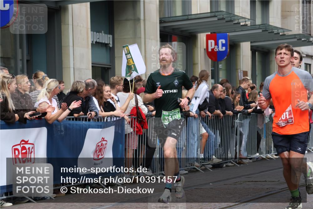 13.09.2026 - 21. swb-Marathon Bremen Strokosch-Dieckow http://msf.ph/oto/10391457 13.09.2026 13:06:24 Ziel 508, 521, 788, 1009, 1770, 1921, 2832, 3127, 3910, 4574, 4777, 5238, 6784, 6951, 8580, 8888, 474, 1901, 3466, 4614, 6686, 7336, 7590, 8621, 8670, 9934, 13148 meine-sportfotos.de