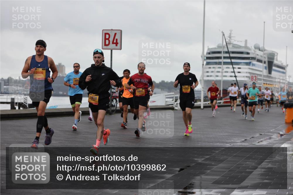 13.09.2026 - Kiel Lauf Andreas Tolksdorf http://msf.ph/oto/10399862 13.09.2026 10:57:29 Kiellinie 39, 2809, 9464, 11418, 4, 10577, 12521, 3 meine-sportfotos.de