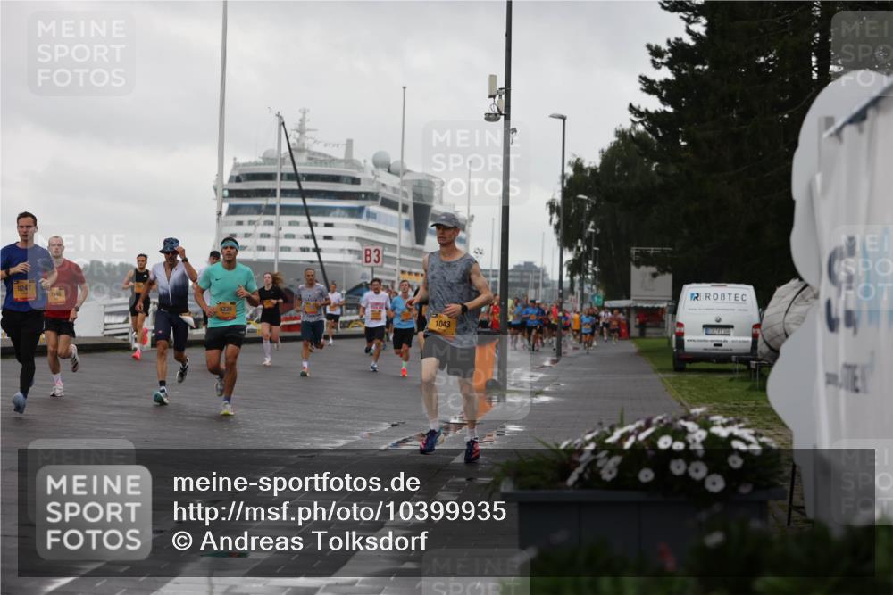 13.09.2026 - Kiel Lauf Andreas Tolksdorf http://msf.ph/oto/10399935 13.09.2026 10:57:33 Kiellinie 9247, 7946, 5226, 3, 1043 meine-sportfotos.de