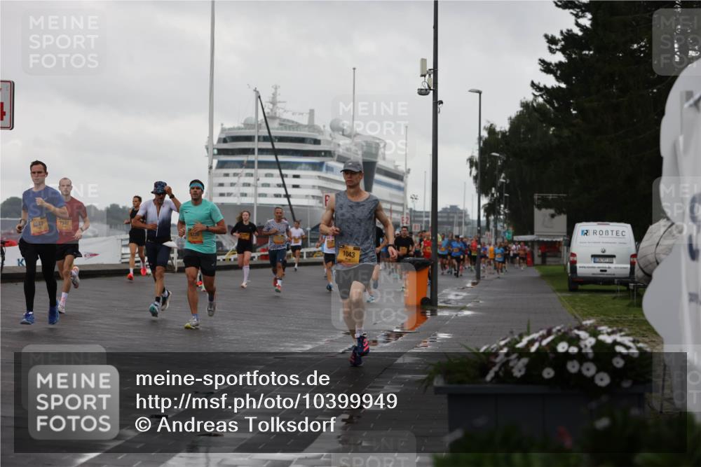 13.09.2026 - Kiel Lauf Andreas Tolksdorf http://msf.ph/oto/10399949 13.09.2026 10:57:33 Kiellinie 9247, 7946, 5226, 1043 meine-sportfotos.de