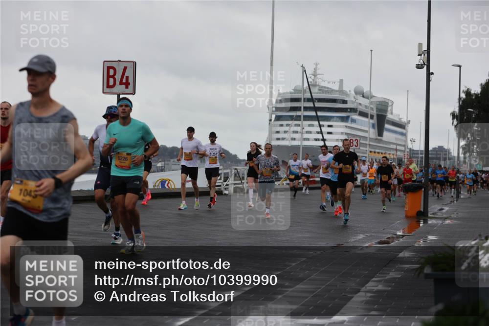 13.09.2026 - Kiel Lauf Andreas Tolksdorf http://msf.ph/oto/10399990 13.09.2026 10:57:36 Kiellinie 1043, 4, 5226, 3 meine-sportfotos.de