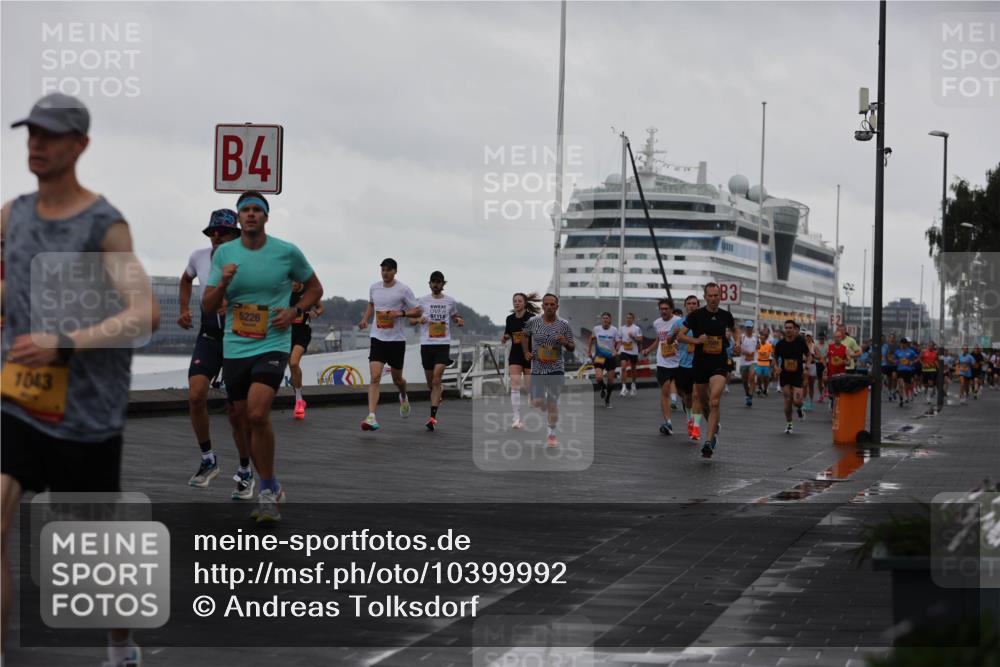 13.09.2026 - Kiel Lauf Andreas Tolksdorf http://msf.ph/oto/10399992 13.09.2026 10:57:36 Kiellinie 1043, 4, 5226, 3 meine-sportfotos.de