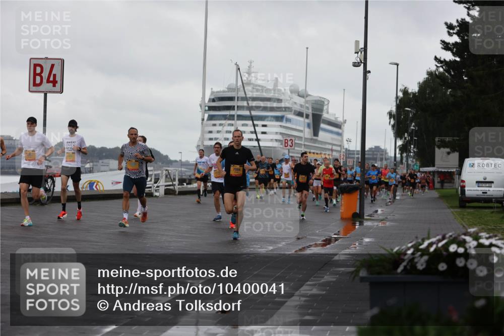 13.09.2026 - Kiel Lauf Andreas Tolksdorf http://msf.ph/oto/10400041 13.09.2026 10:57:37 Kiellinie 4, 5352, 7084, 3, 81, 100, 31, 34 meine-sportfotos.de