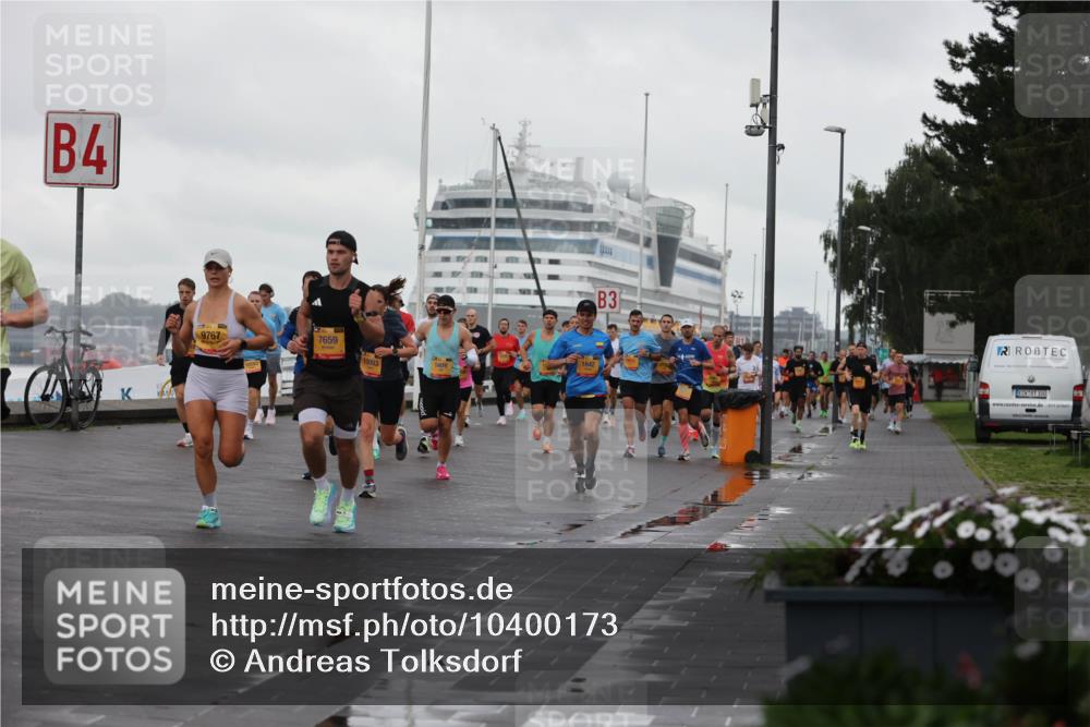 13.09.2026 - Kiel Lauf Andreas Tolksdorf http://msf.ph/oto/10400173 13.09.2026 10:57:47 Kiellinie 4, 9767, 7659, 1642, 10093, 3, 100 meine-sportfotos.de