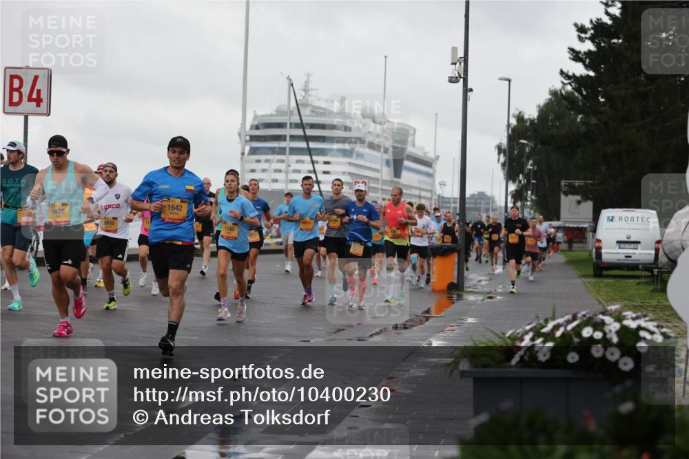 13.09.2026 - Kiel Lauf Andreas Tolksdorf http://msf.ph/oto/10400230 13.09.2026 10:57:50 Kiellinie 4, 5422, 5828, 5926, 114, 900, 1642, 1266, 2700, 1000 meine-sportfotos.de