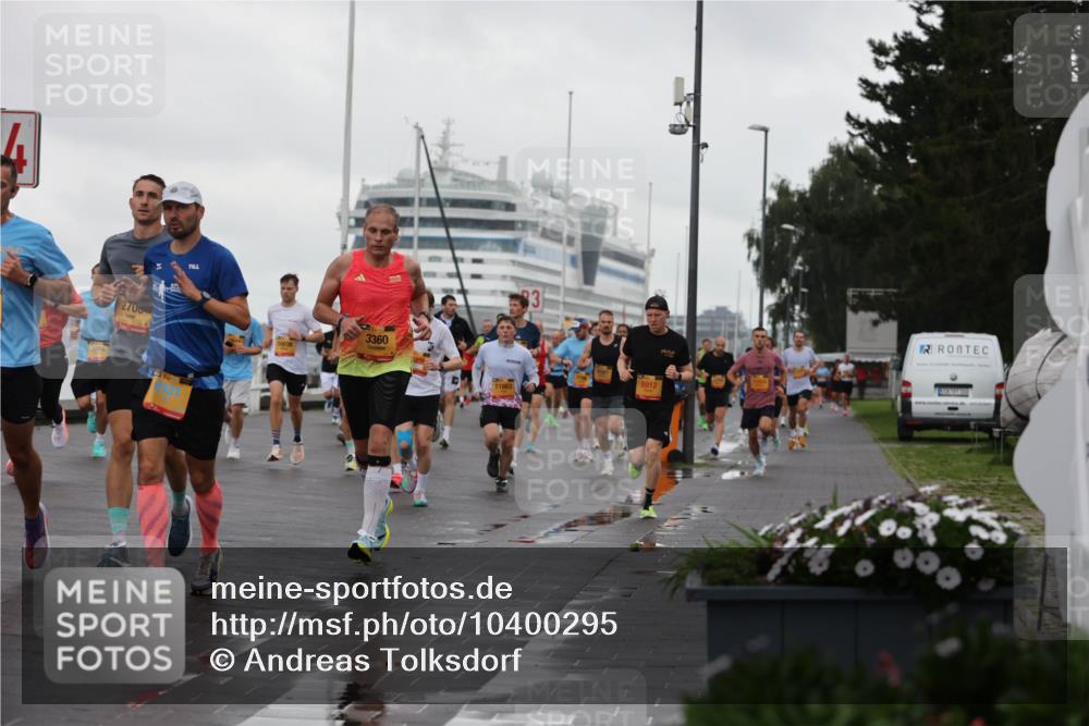 13.09.2026 - Kiel Lauf Andreas Tolksdorf http://msf.ph/oto/10400295 13.09.2026 10:57:54 Kiellinie 2700, 3360, 3, 11863, 8912 meine-sportfotos.de