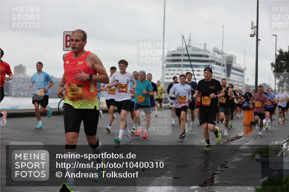13.09.2026 - Kiel Lauf Andreas Tolksdorf http://msf.ph/oto/10400310 13.09.2026 10:57:55 Kiellinie 39, 3360, 10038, 10238, 50, 11863, 5852, 8912 meine-sportfotos.de