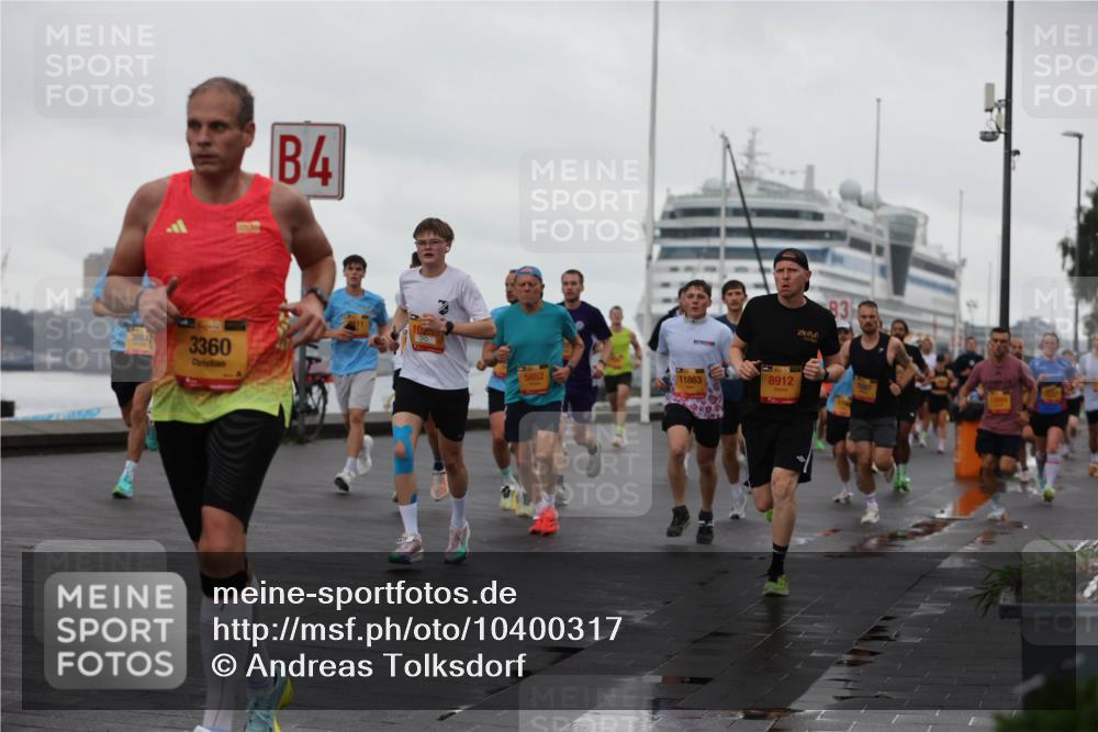 13.09.2026 - Kiel Lauf Andreas Tolksdorf http://msf.ph/oto/10400317 13.09.2026 10:57:56 Kiellinie 4, 1250, 3884, 3360, 5852, 11863, 39, 8912, 83 meine-sportfotos.de