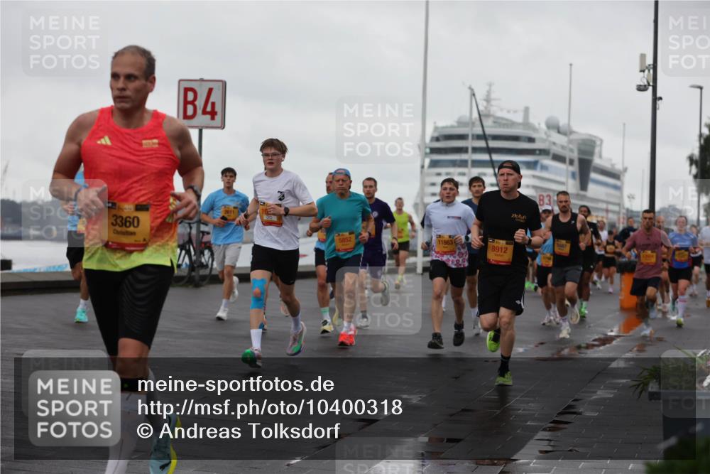 13.09.2026 - Kiel Lauf Andreas Tolksdorf http://msf.ph/oto/10400318 13.09.2026 10:57:56 Kiellinie 3360, 4, 5852, 11863, 83, 8912, 5587 meine-sportfotos.de