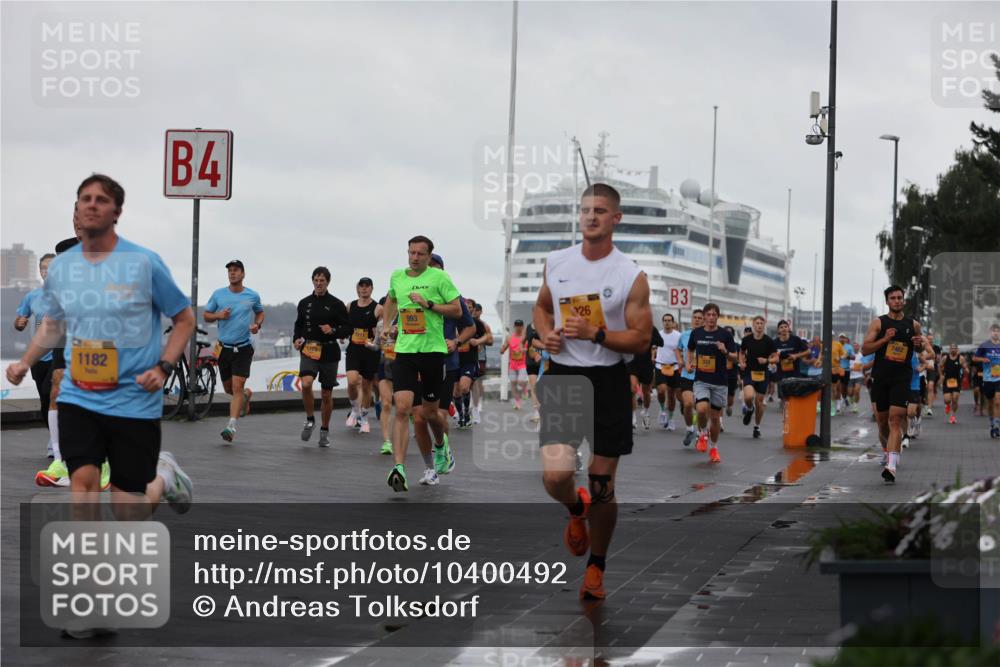 13.09.2026 - Kiel Lauf Andreas Tolksdorf http://msf.ph/oto/10400492 13.09.2026 10:58:16 Kiellinie 1182, 4, 993, 0, 3, 26 meine-sportfotos.de