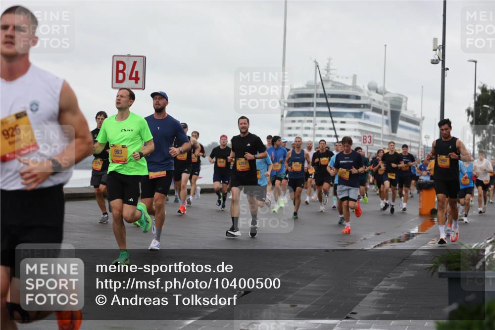 13.09.2026 - Kiel Lauf Andreas Tolksdorf http://msf.ph/oto/10400500 13.09.2026 10:58:18 Kiellinie 926, 4, 1373, 993, 2392, 3, 7462 meine-sportfotos.de