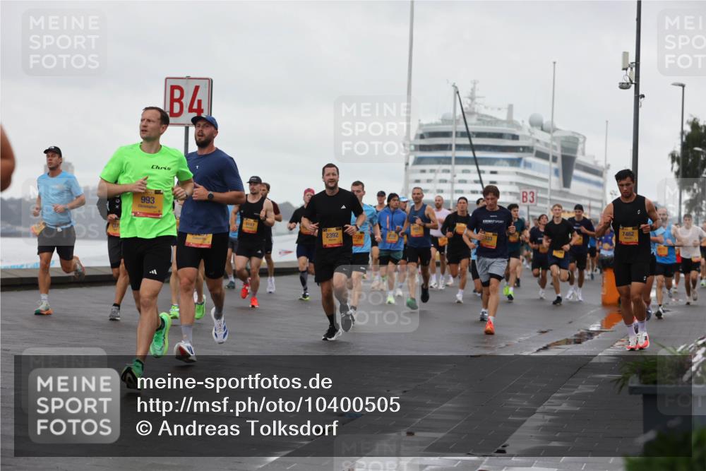 13.09.2026 - Kiel Lauf Andreas Tolksdorf http://msf.ph/oto/10400505 13.09.2026 10:58:18 Kiellinie 4, 993, 5117, 2392, 333, 3, 7462 meine-sportfotos.de