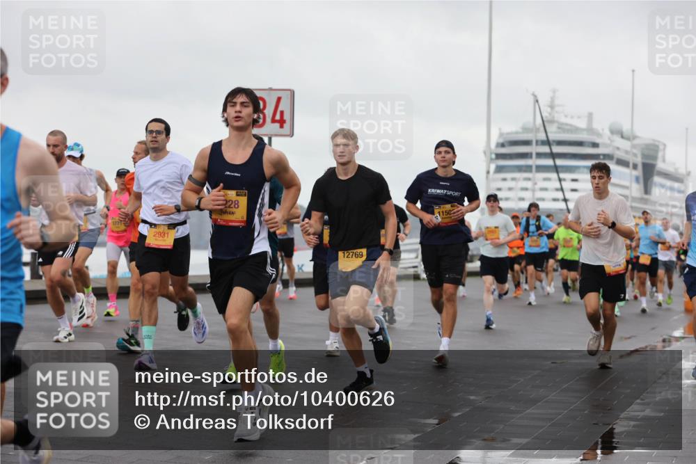 13.09.2026 - Kiel Lauf Andreas Tolksdorf http://msf.ph/oto/10400626 13.09.2026 10:58:25 Kiellinie 2931, 39, 228, 34, 12769, 150 meine-sportfotos.de